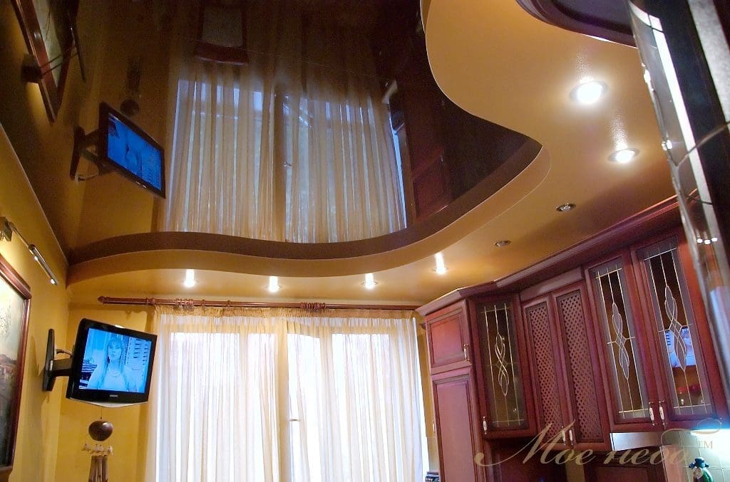 глянец + мат шикарный двухуровневый натяжной потолок